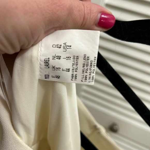 Vintage 2000 Pronovias Wedding Dress - Picture 8 of 9